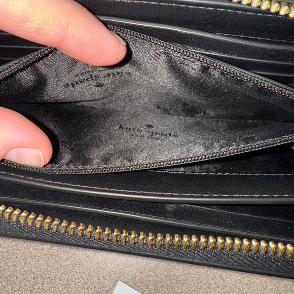 LIKE NEW: Kate Spade Madison Large Continental Wallet - Picture 6 of 9
